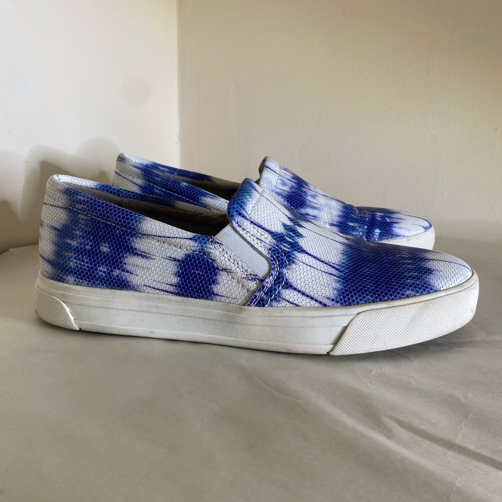 Naturalizer Aileen slip on sneakers women's size 8.5 blue / white leather